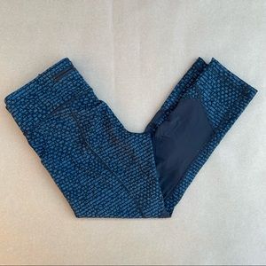 Lululemon Crop Size 6 Mesh Snake Blue Print